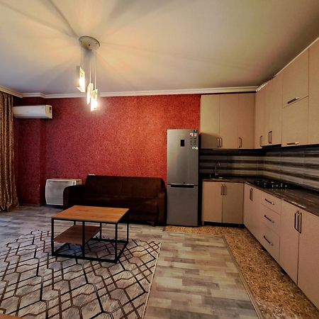 Karvi Hostel & Suites Батуми Екстериор снимка