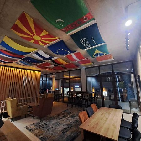 Karvi Hostel & Suites Батуми Екстериор снимка