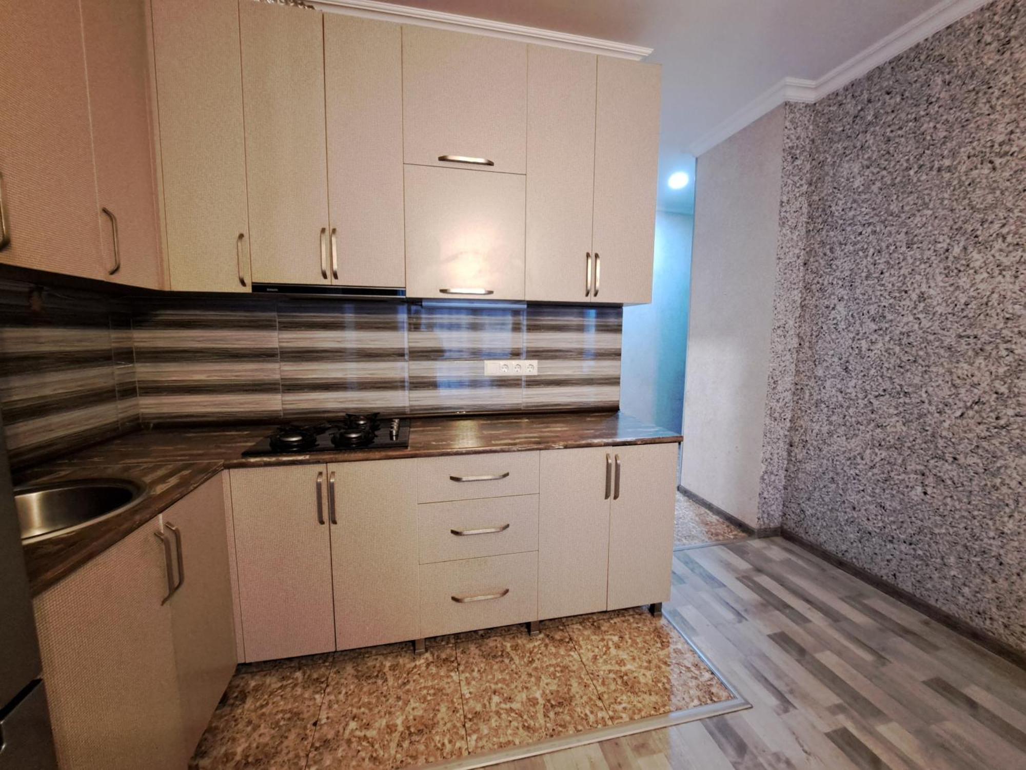 Karvi Hostel & Suites Батуми Екстериор снимка