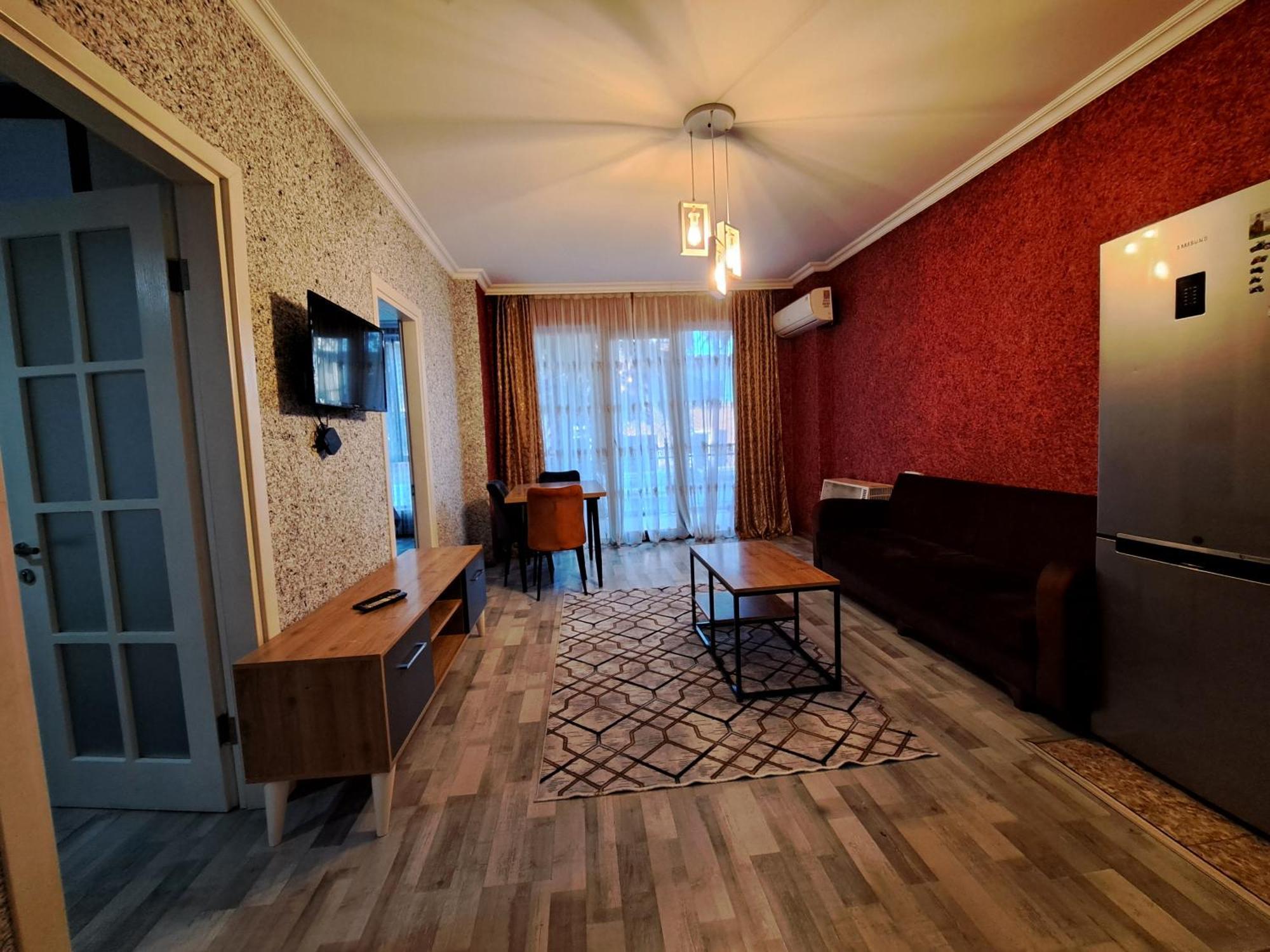 Karvi Hostel & Suites Батуми Екстериор снимка