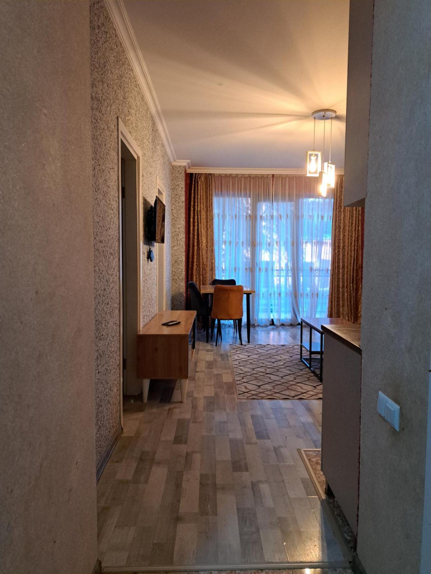 Karvi Hostel & Suites Батуми Екстериор снимка