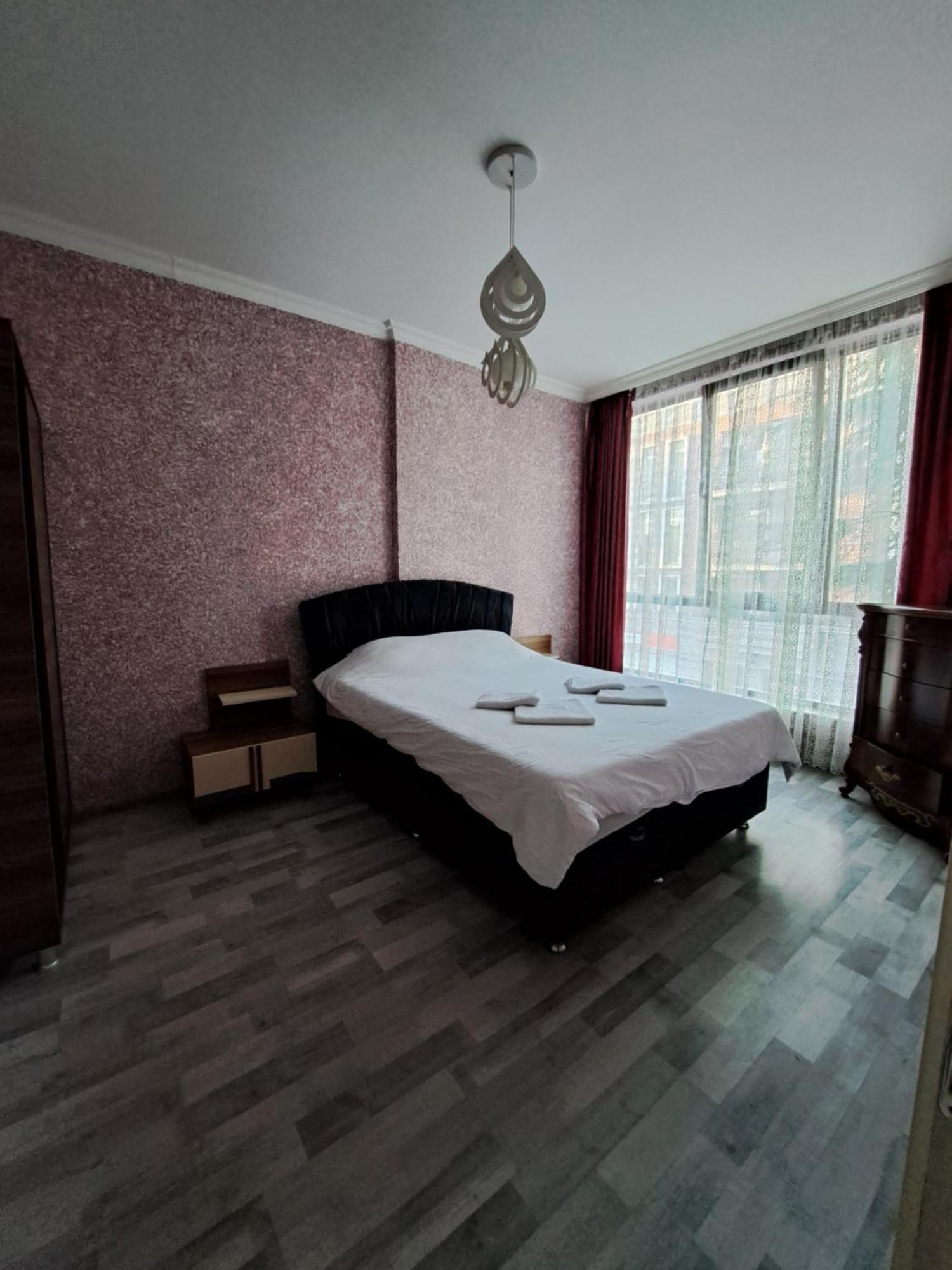 Karvi Hostel & Suites Батуми Екстериор снимка