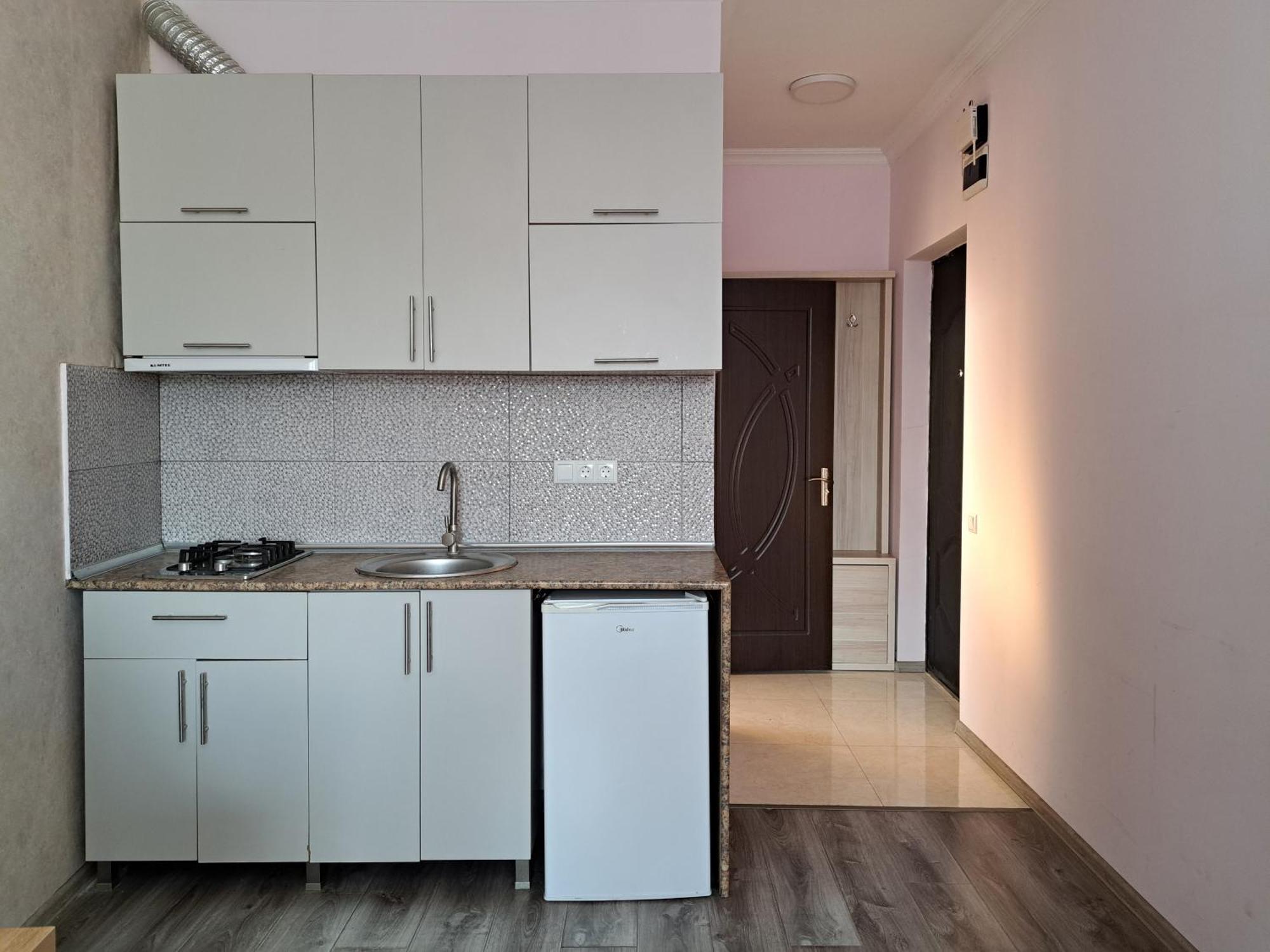 Karvi Hostel & Suites Батуми Екстериор снимка