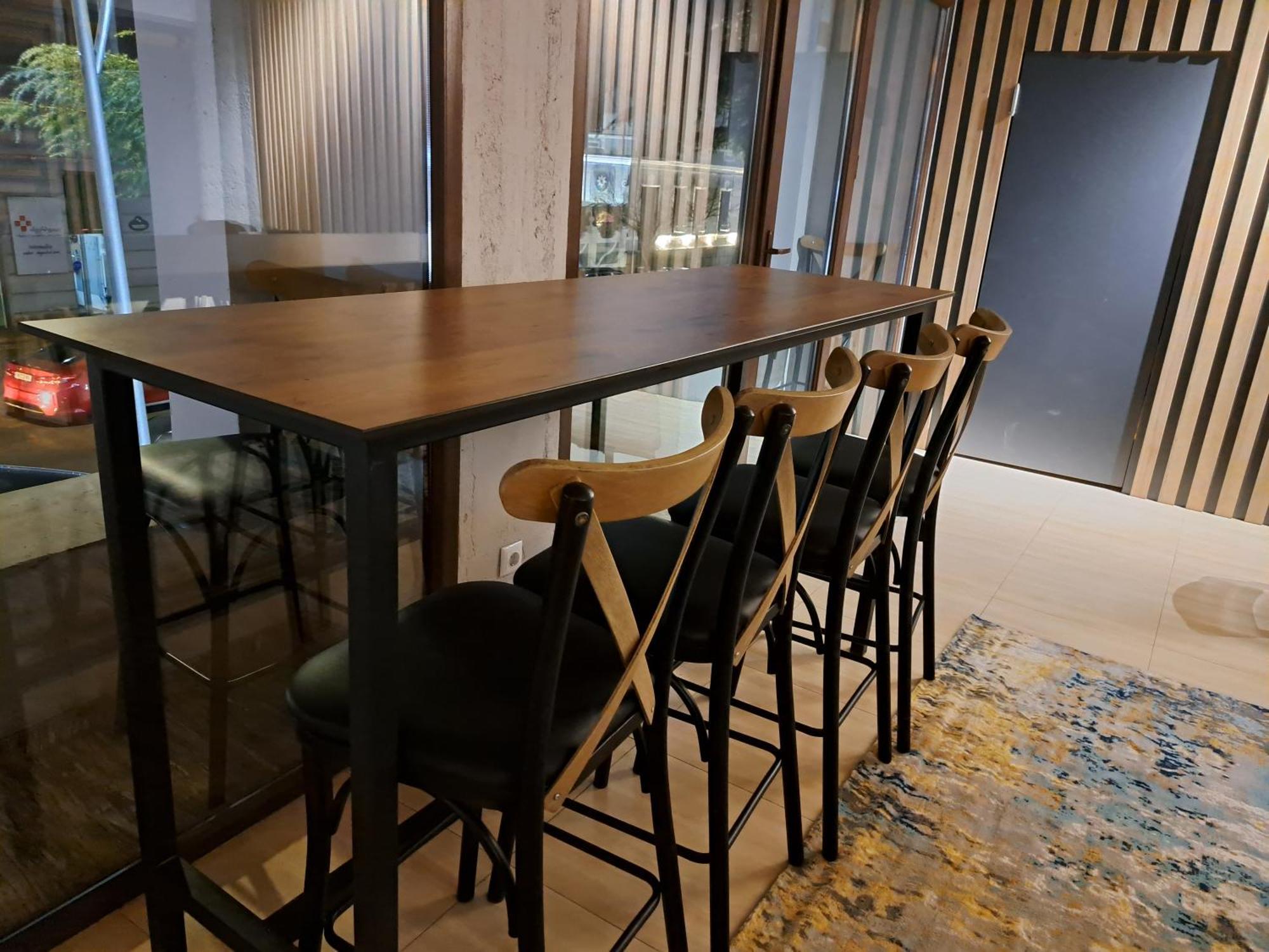 Karvi Hostel & Suites Батуми Екстериор снимка