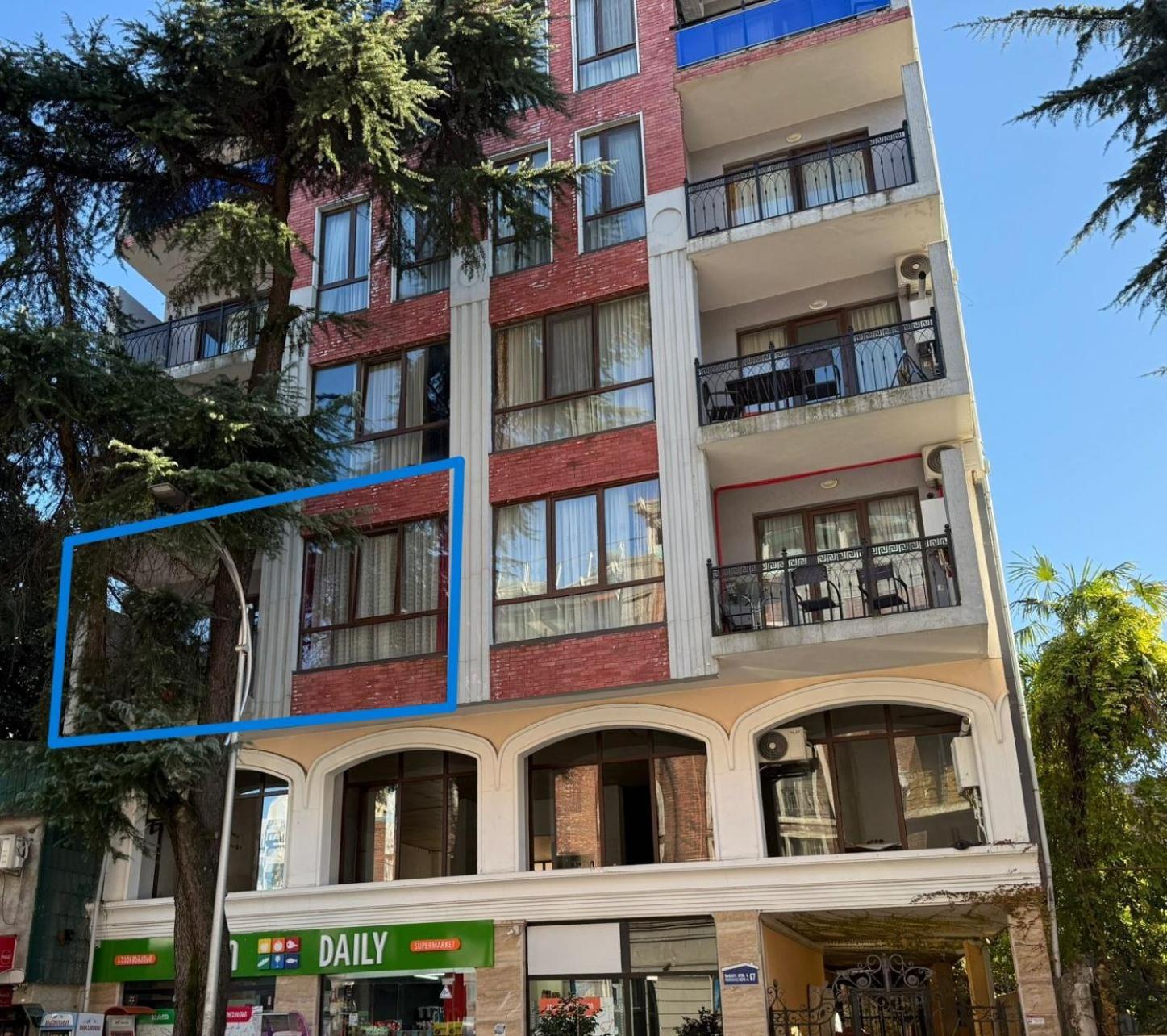 Karvi Hostel & Suites Батуми Екстериор снимка