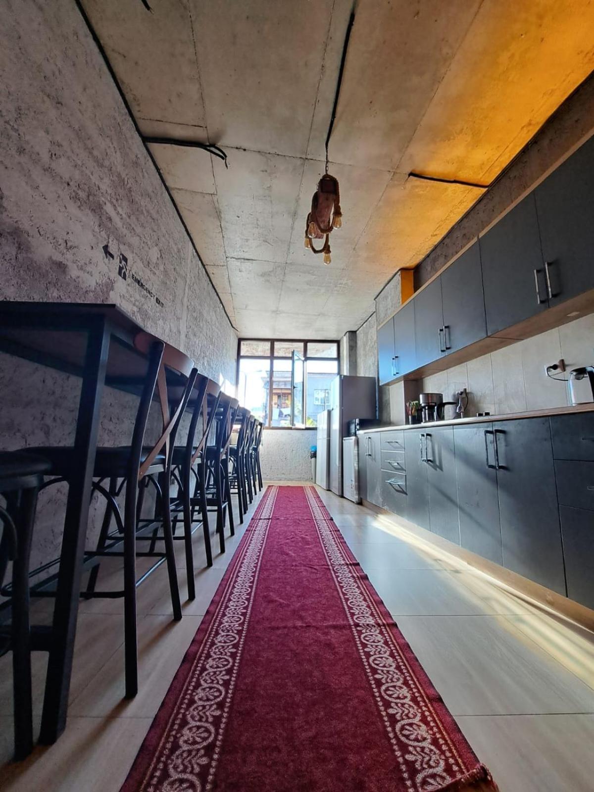 Karvi Hostel & Suites Батуми Екстериор снимка